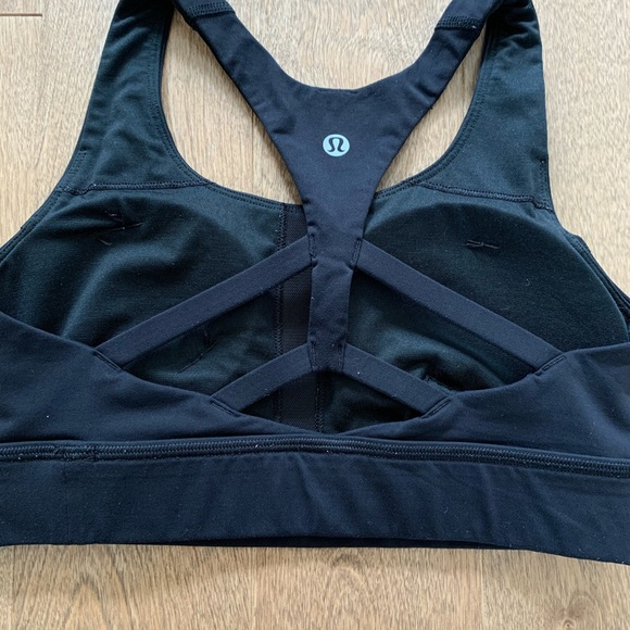 *SOLD* LULULEMON Circuit breaker bra black size 4 - Picture 9 of 14